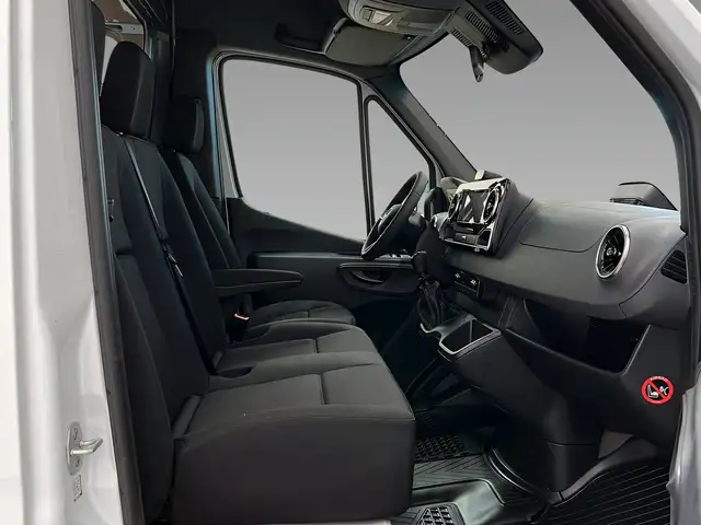 Mercedes-Benz Sprinter view 9