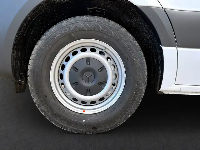 Mercedes-Benz Sprinter view 7