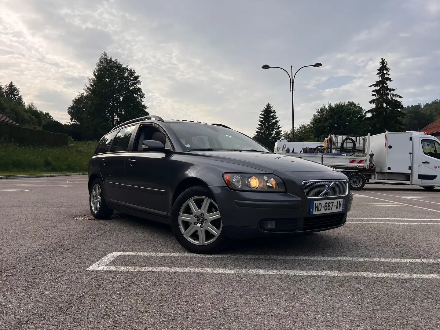 Volvo V50 V50 2.4i - 170 Momentum Gris - 1