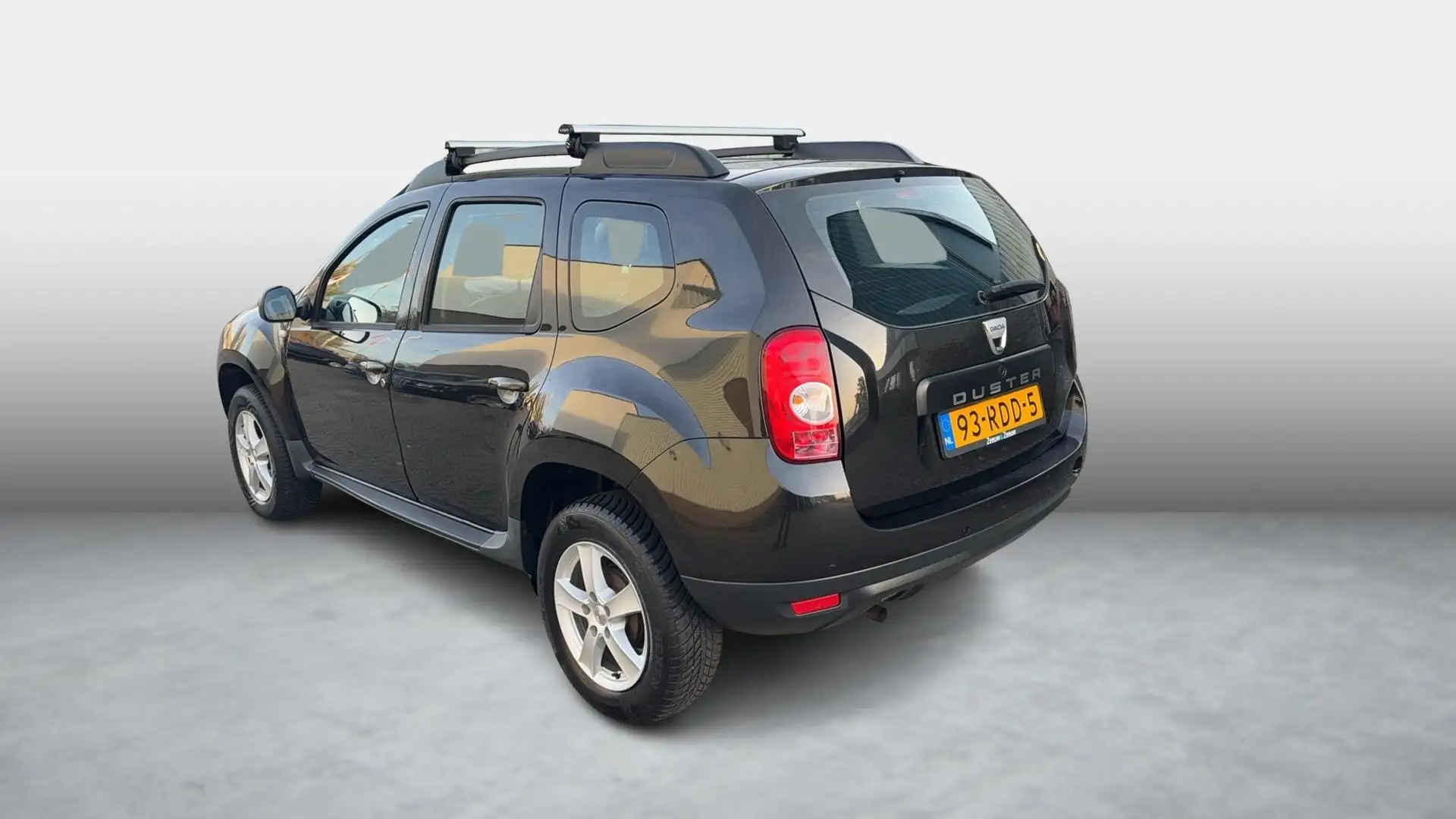 Dacia Duster 1.6 Lauréate 2wd Leder Airco Noir - 2
