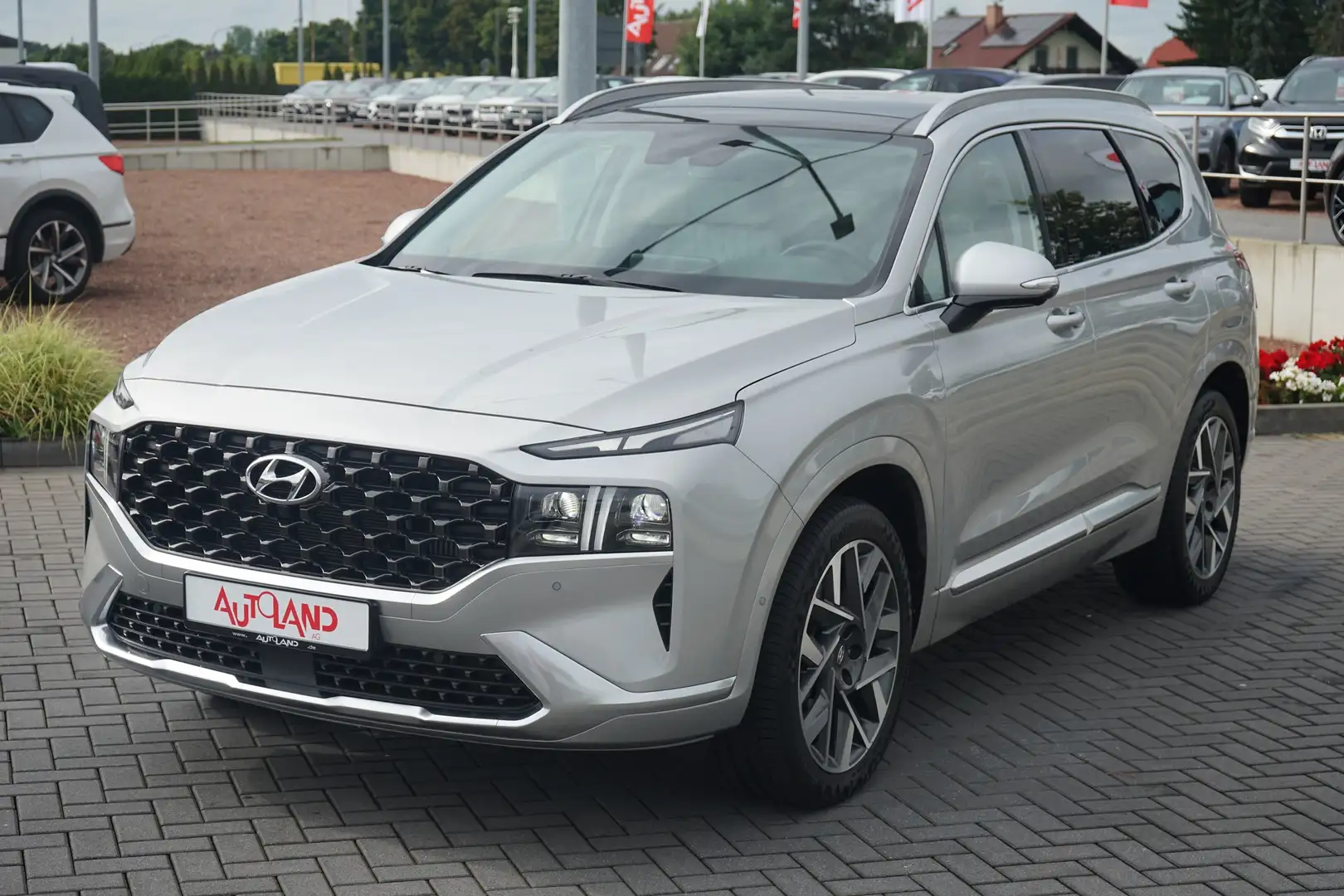 Hyundai SANTA FE 2.2 CRDi Signature 4WD LED Navi 360° AHK Zilver - 2