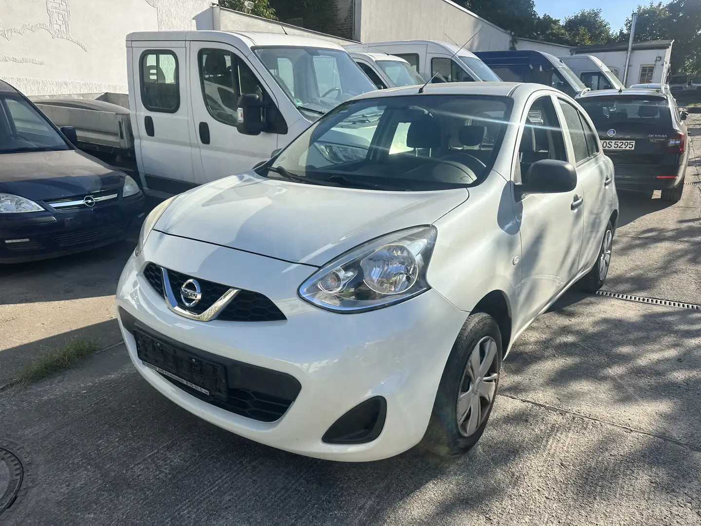 Nissan Micra Visia First Weiß - 1