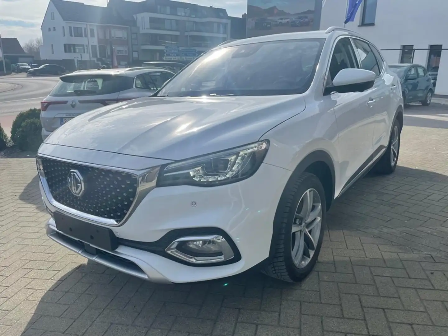 MG EHS 1.5 benzine PHEV 258pk Білий - 1