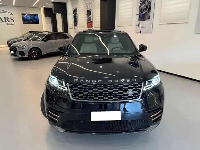 Land Rover Range Rover Velar view 2