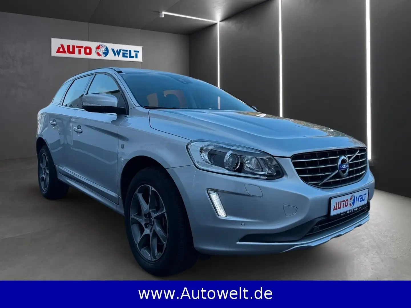 Volvo XC60 D4 4x4 Xenon Leder Navi Klima Sitzhz Memory Argent - 2