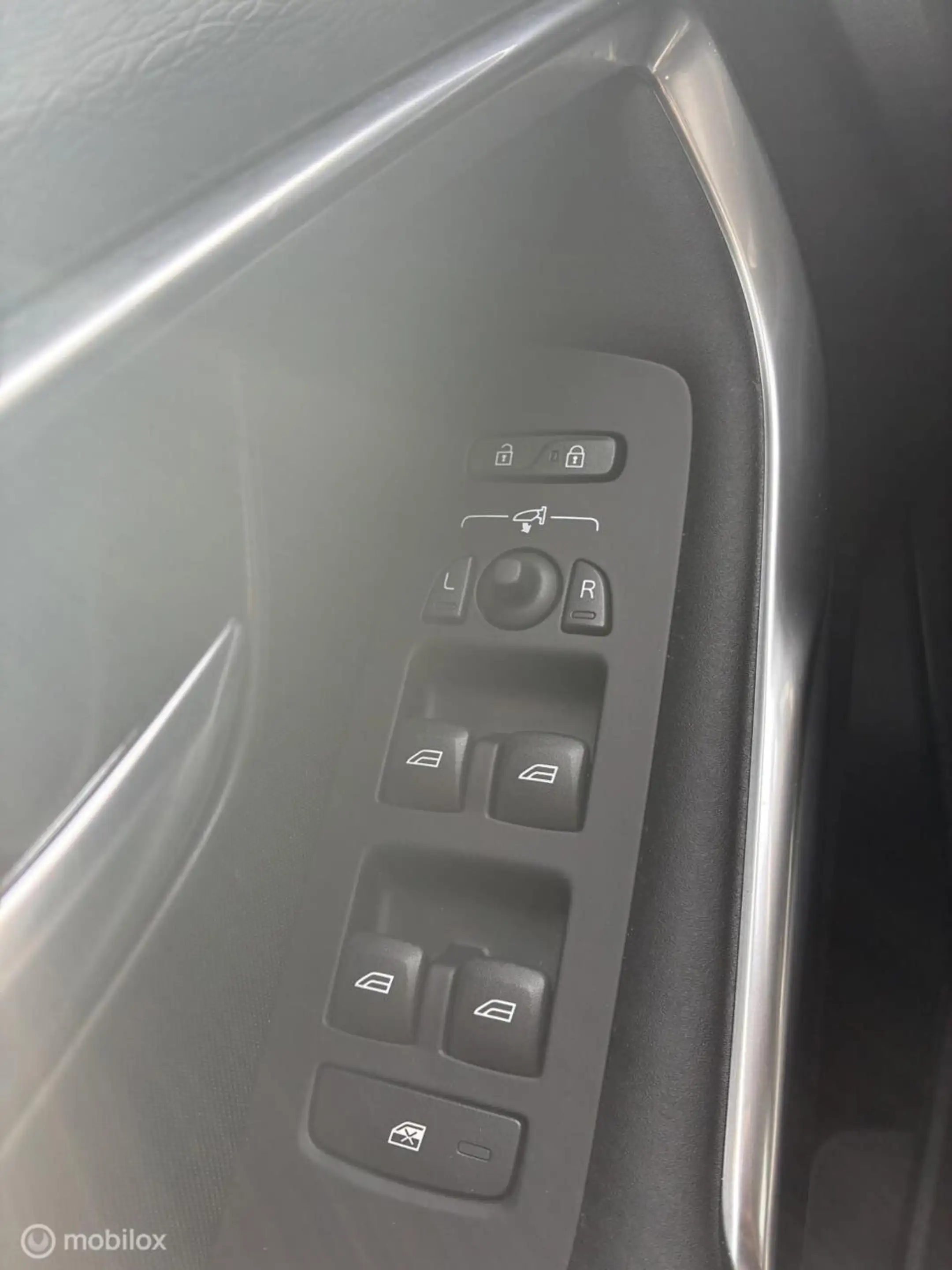 Volvo V40 1.6 T3 Momentum | Zwart | Isofix | Lichtmetaal | N — photo 29