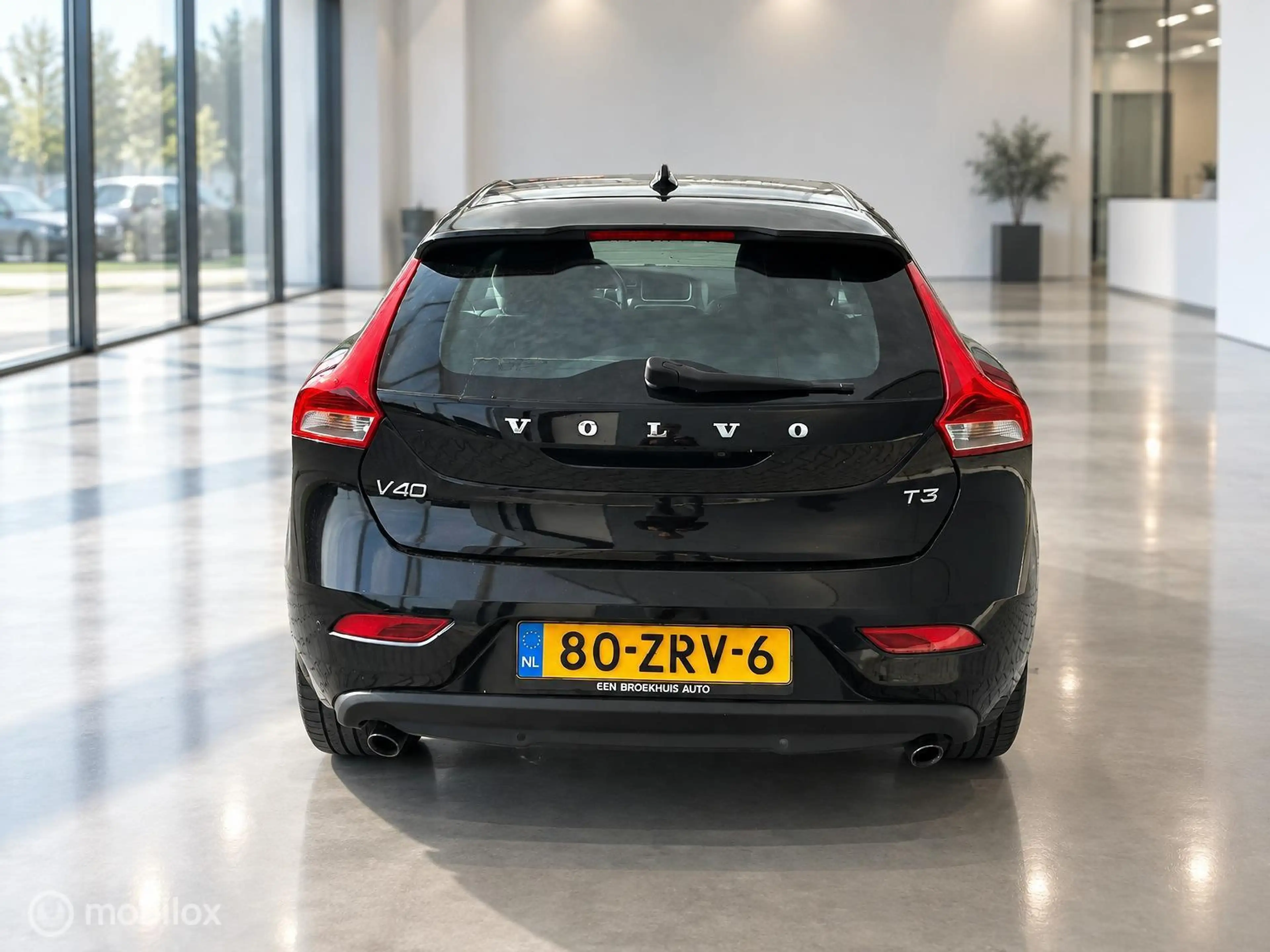 Volvo V40 1.6 T3 Momentum | Zwart | Isofix | Lichtmetaal | N — photo 8