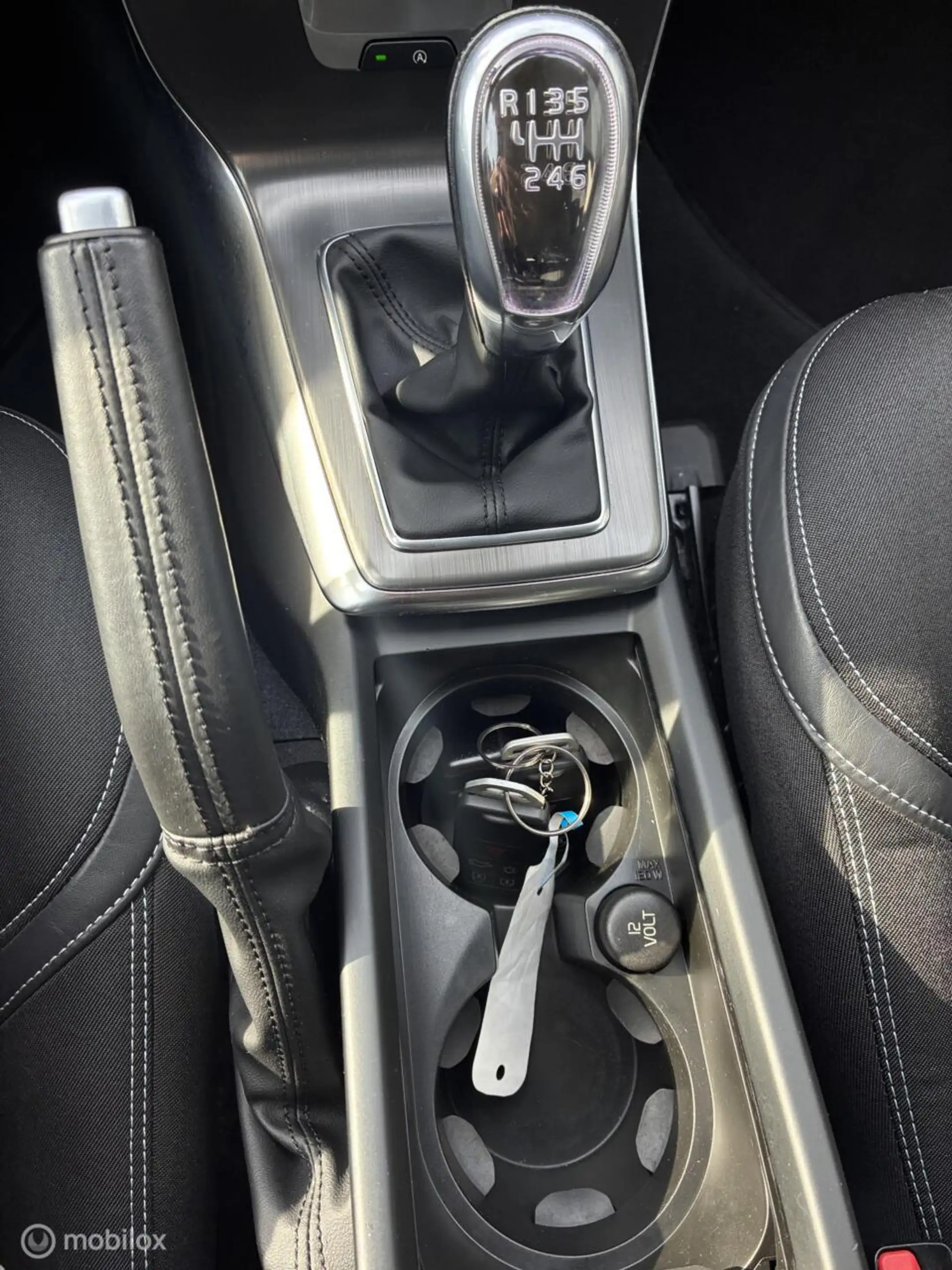 Volvo V40 1.6 T3 Momentum | Zwart | Isofix | Lichtmetaal | N — photo 25