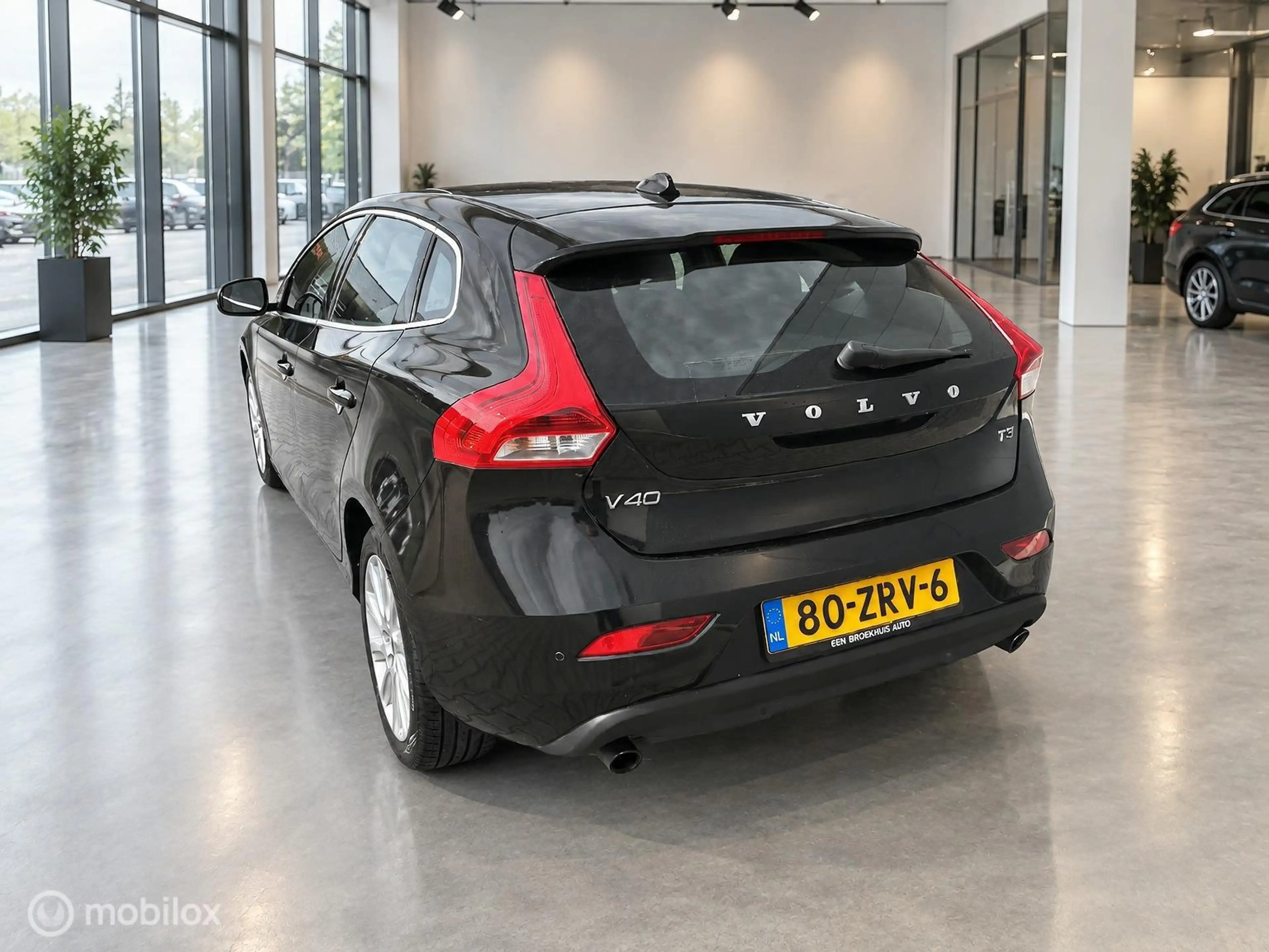 Volvo V40 1.6 T3 Momentum | Zwart | Isofix | Lichtmetaal | N — photo 7