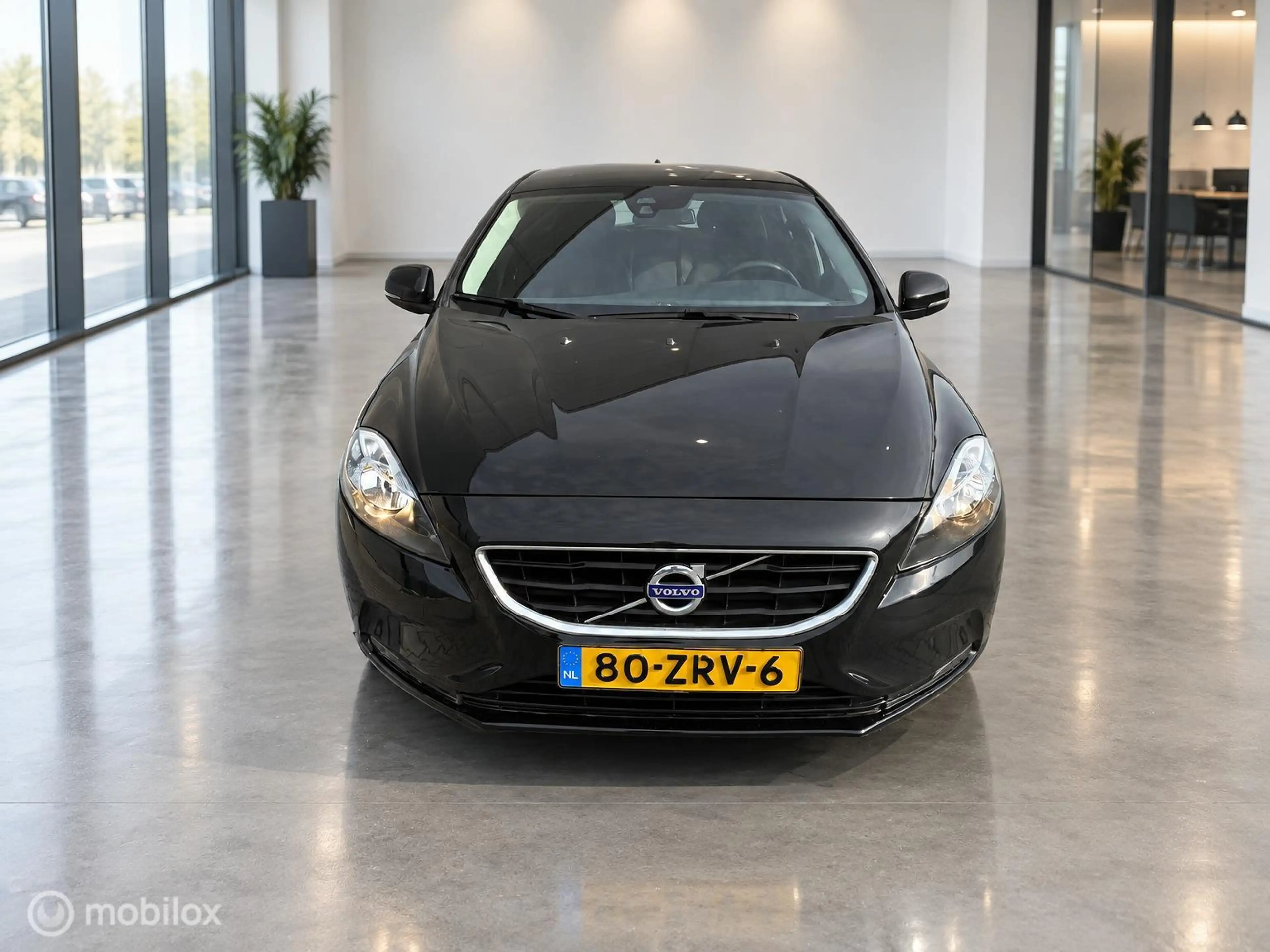 Volvo V40 1.6 T3 Momentum | Zwart | Isofix | Lichtmetaal | N — photo 16