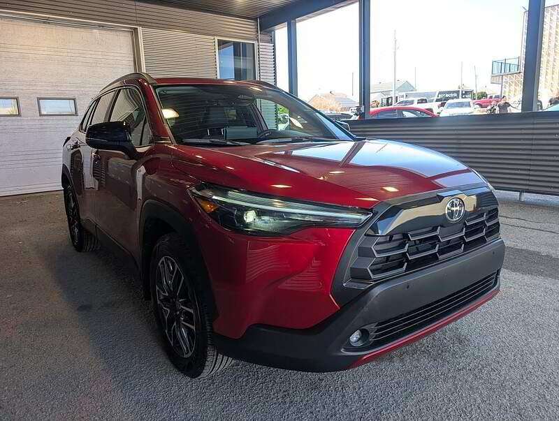 2026 Toyota Corolla Cross XLE*AWD*TOIT*BANCS/VOL CHAUFF*CAMERA*BOUTON POUSSO — снимка 1
