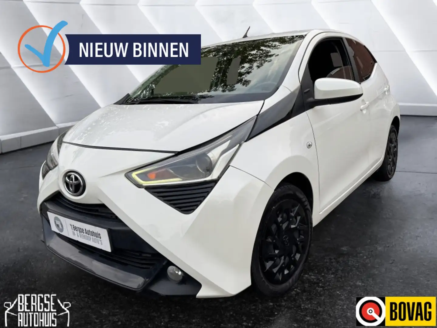 Toyota Aygo 1.0 VVT-i x-fun Camera Carplay Airco Wit - 1
