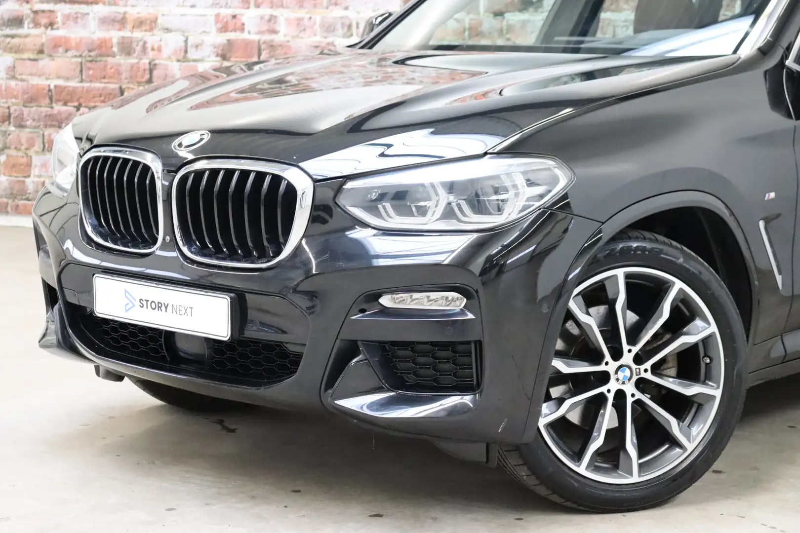BMW X4 xDrive20i High Executive M Sport Pakket Automaat / Zwart - 2