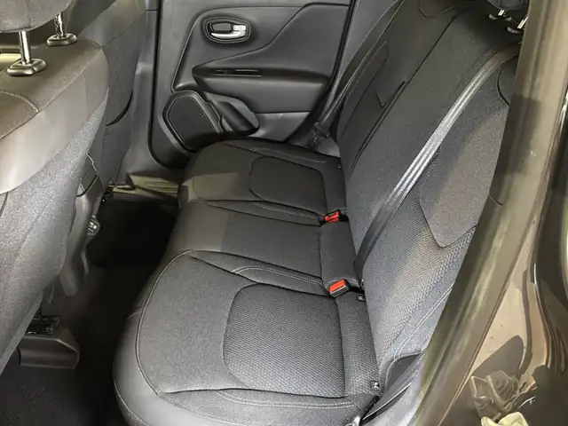Jeep Renegade view 13