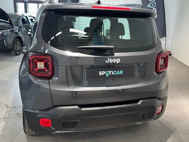 Jeep Renegade view 5