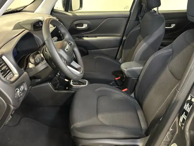Jeep Renegade view 10