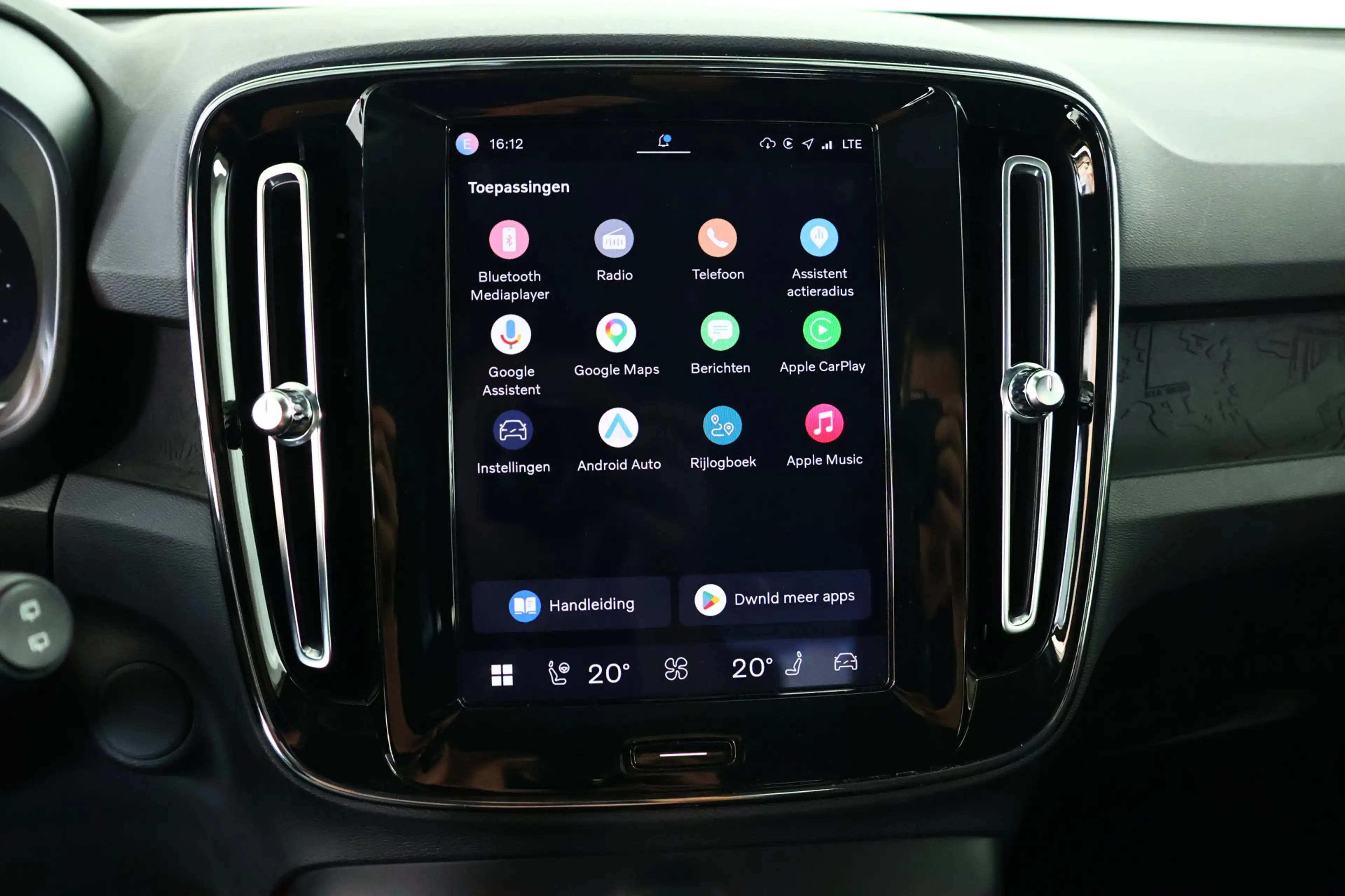 Volvo XC40 Recharge 70 kWh / Navi / LED / CarPlay / Cam — photo 20