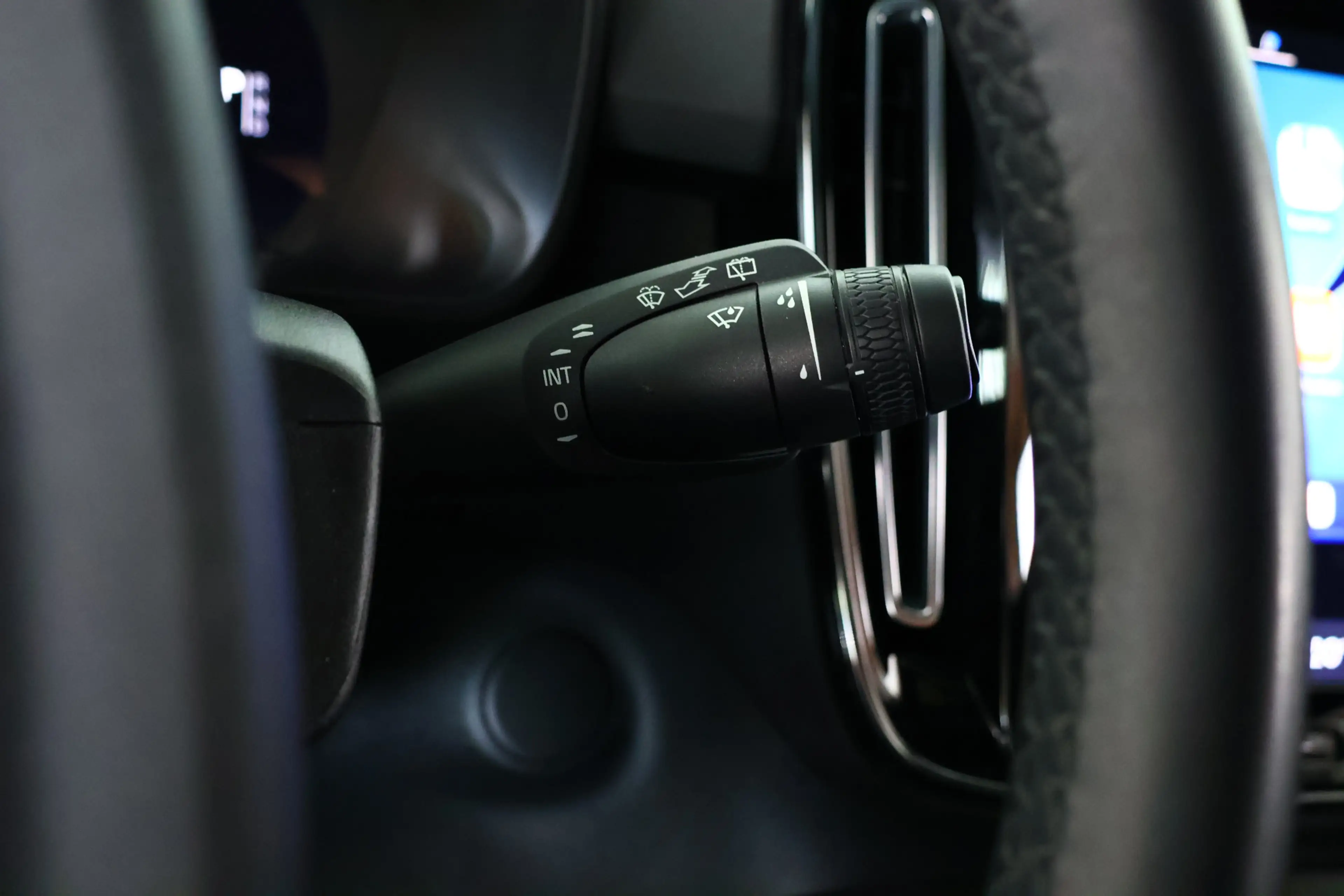 Volvo XC40 Recharge 70 kWh / Navi / LED / CarPlay / Cam — photo 25