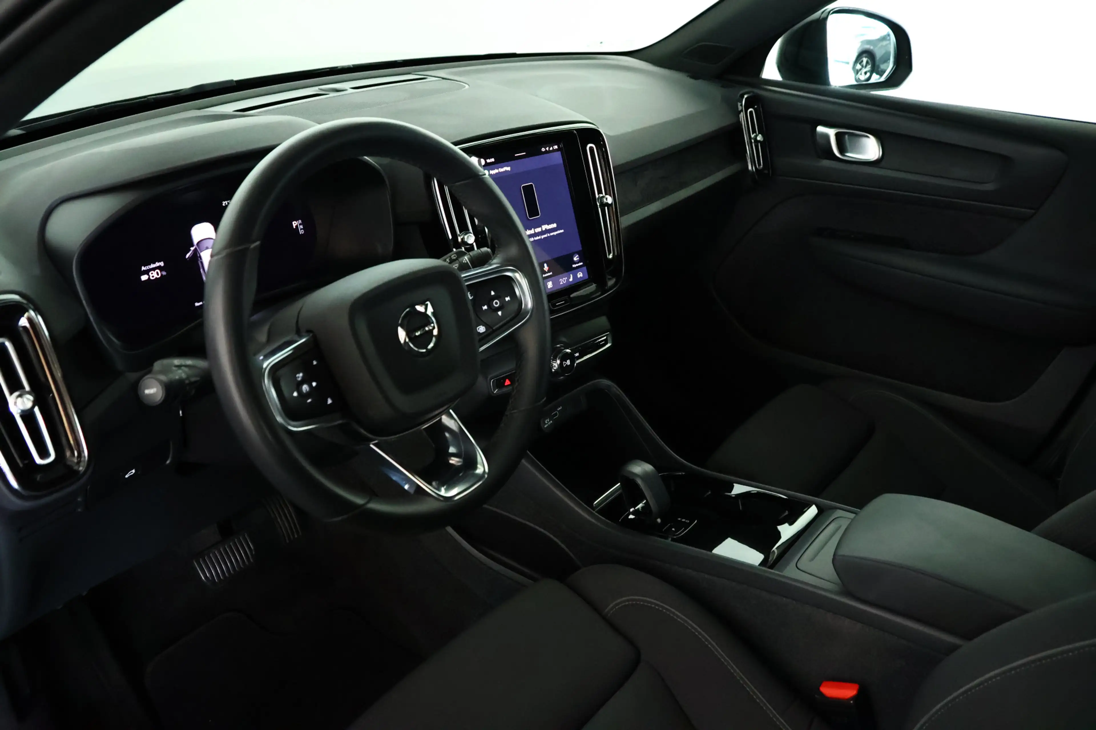 Volvo XC40 Recharge 70 kWh / Navi / LED / CarPlay / Cam — photo 3
