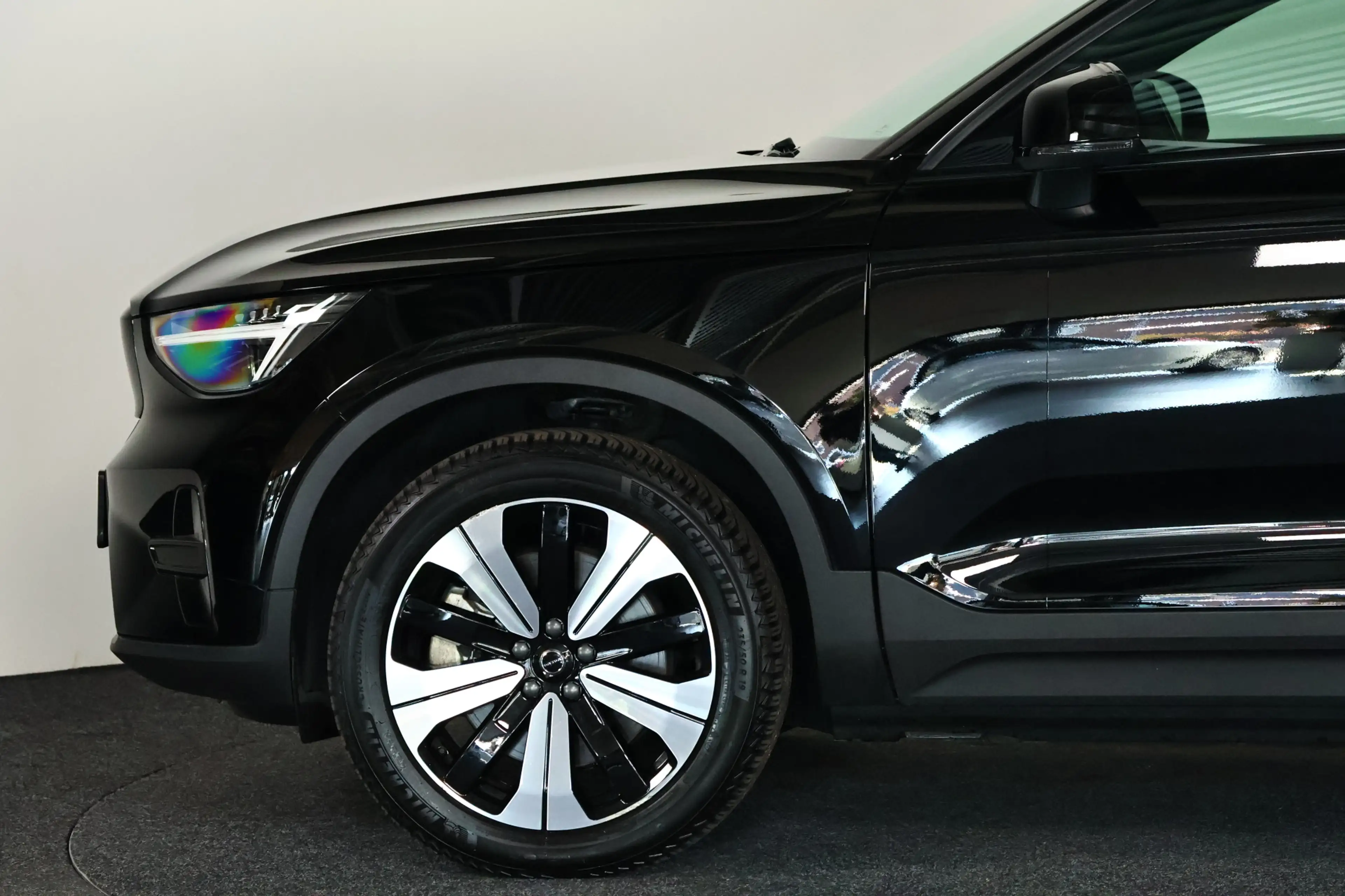 Volvo XC40 Recharge 70 kWh / Navi / LED / CarPlay / Cam — photo 33
