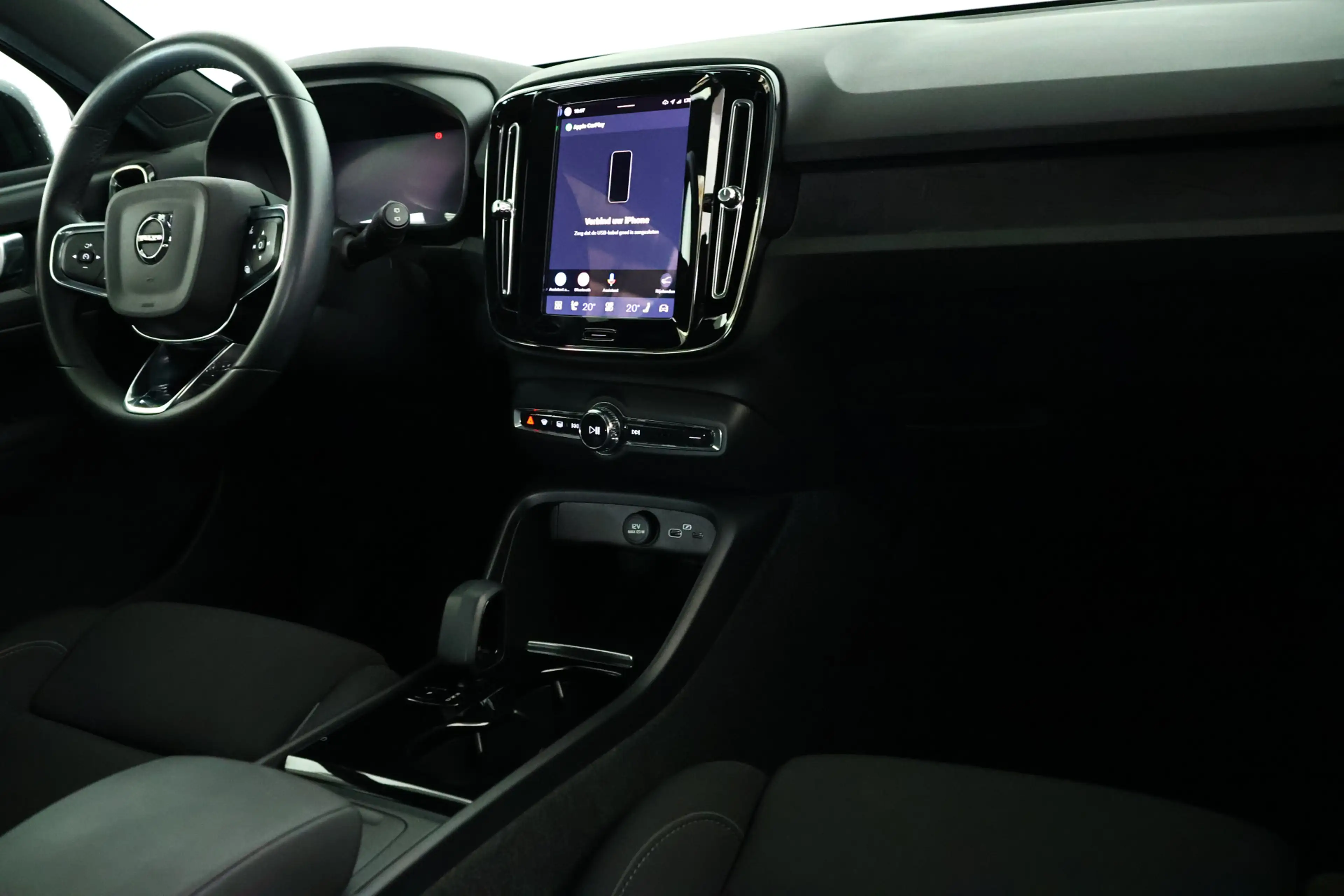 Volvo XC40 Recharge 70 kWh / Navi / LED / CarPlay / Cam — photo 10