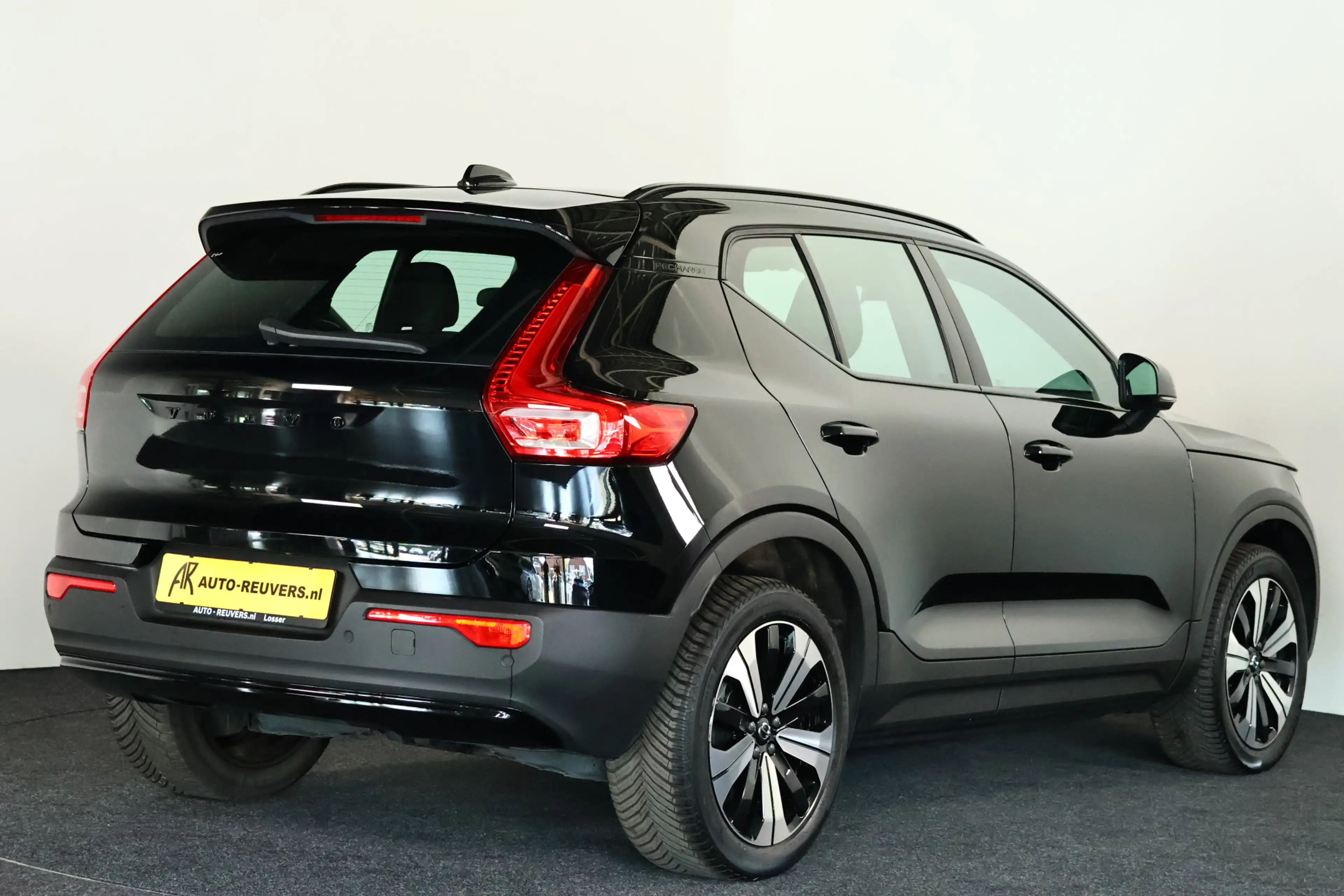 Volvo XC40 Recharge 70 kWh / Navi / LED / CarPlay / Cam — photo 2