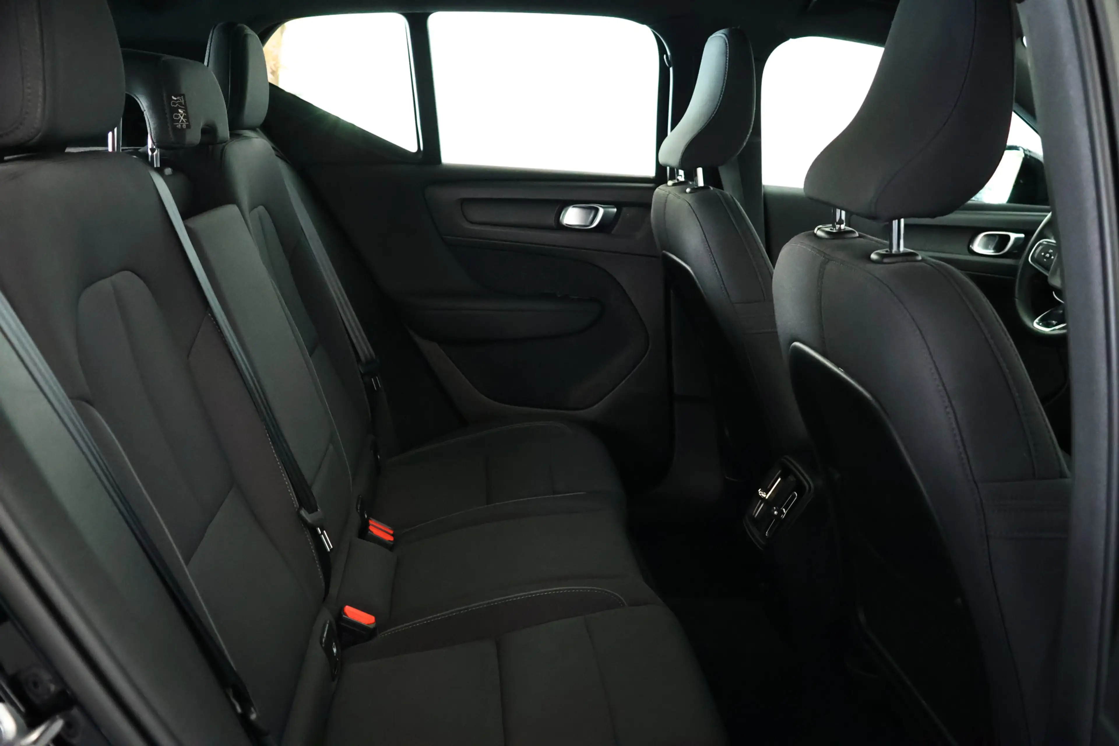 Volvo XC40 Recharge 70 kWh / Navi / LED / CarPlay / Cam — photo 14