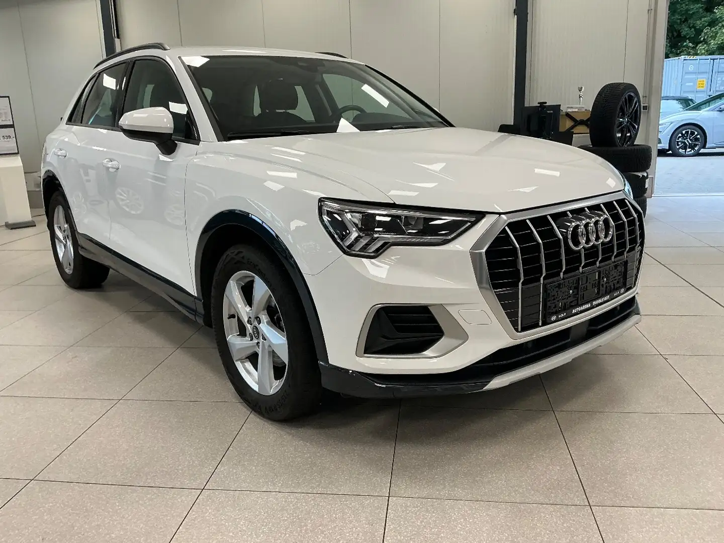 Audi Q3 35 1.5 TFSI NAVI+AHK+HECKKLAPPE elek. Wit - 2