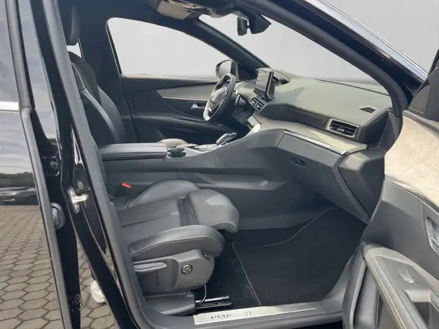 Peugeot 3008 view 9