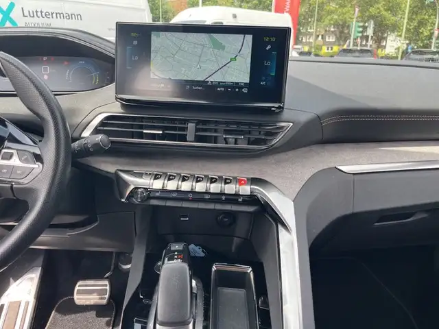 Peugeot 3008 view 11