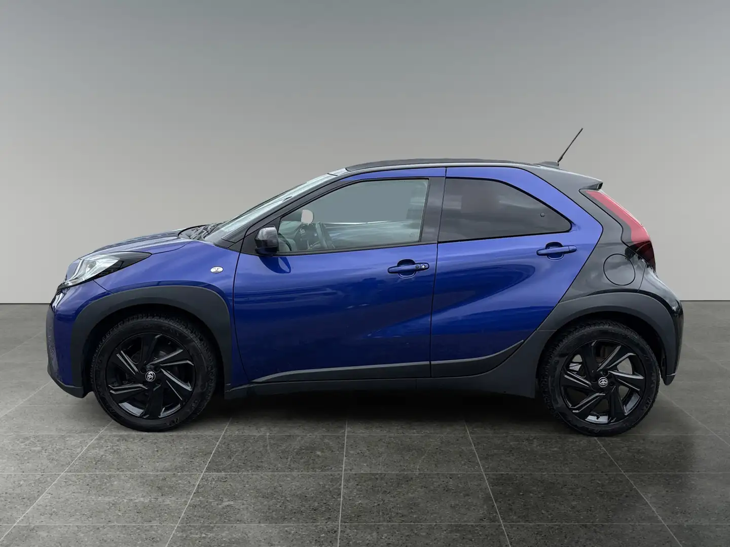 Toyota Aygo X 1,0 l Pulse Air/Canvas Blau - 2