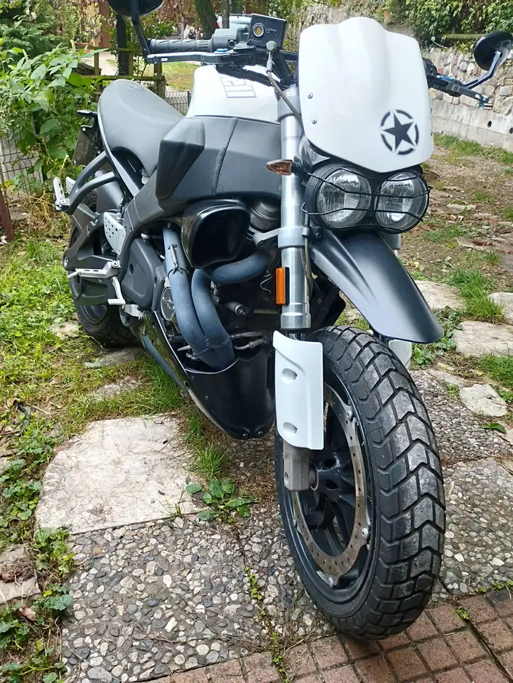 Buell White Lightning