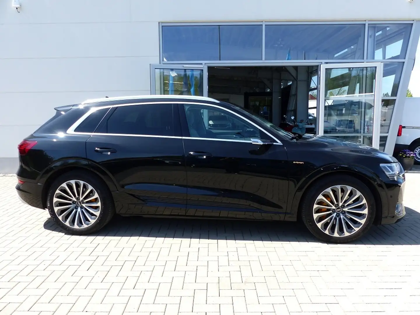 Audi e-tron 55 S-line quattro 300 KW *LED*PDC*B&O* Schwarz - 2