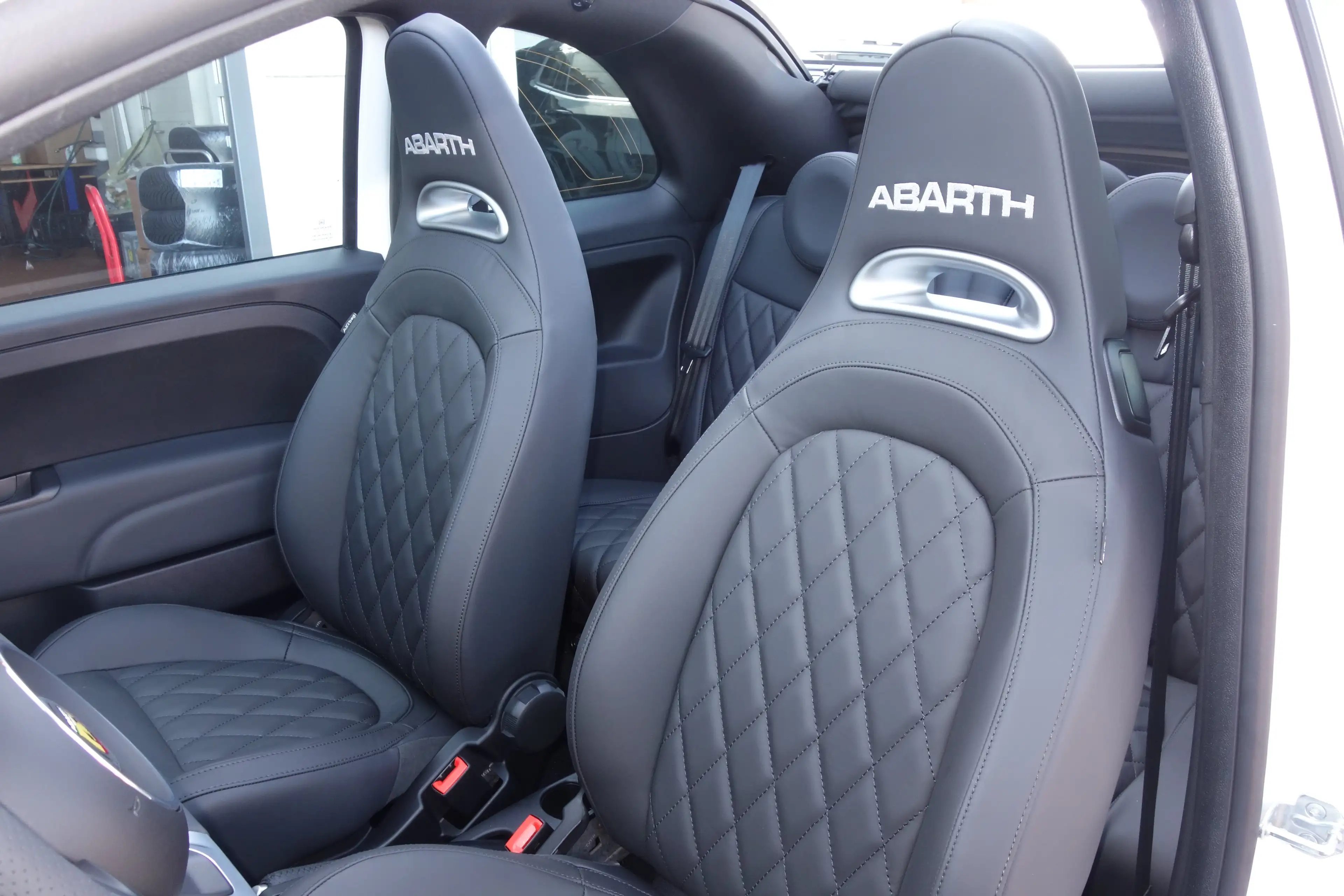 Abarth 595C *Uconnect 7"/DAB/NAV/Leder/PDC/NSW* — photo 7