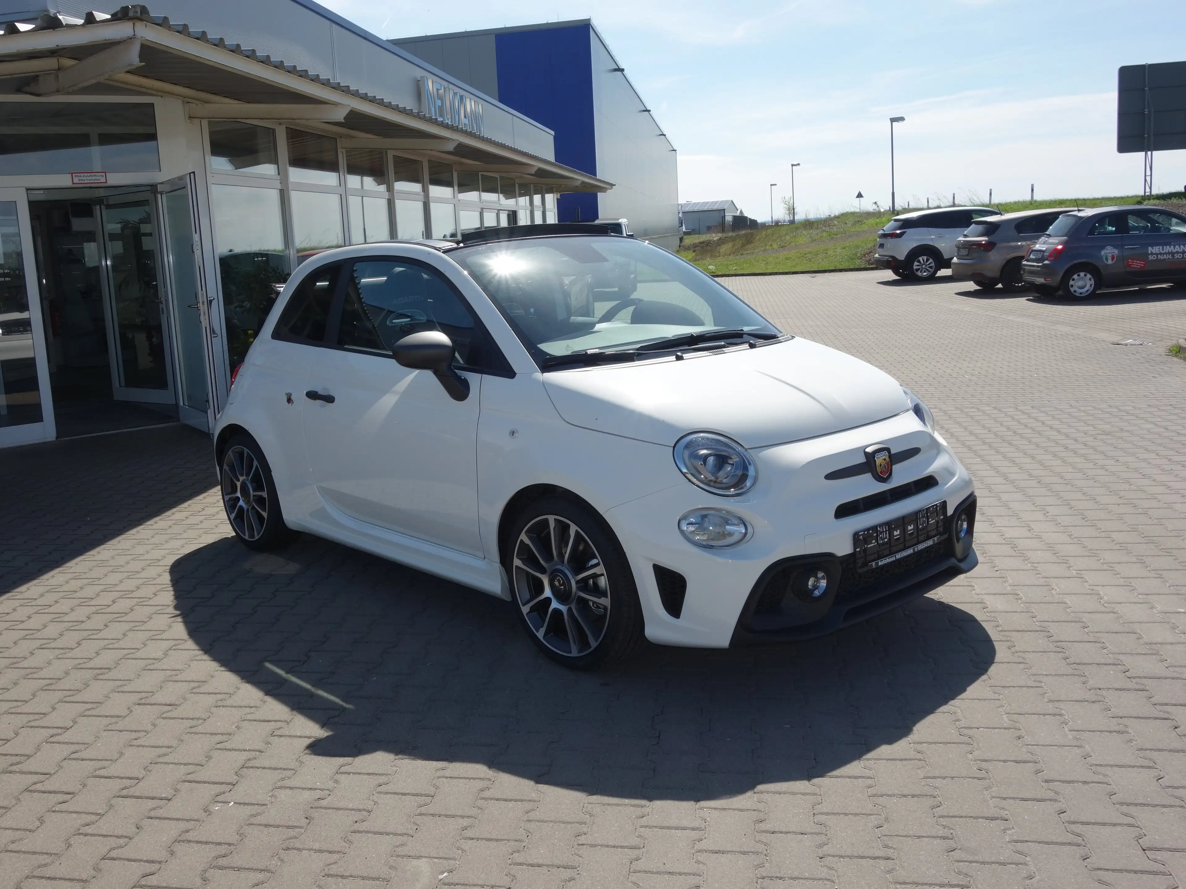 Abarth 595C *Uconnect 7"/DAB/NAV/Leder/PDC/NSW* — photo 2