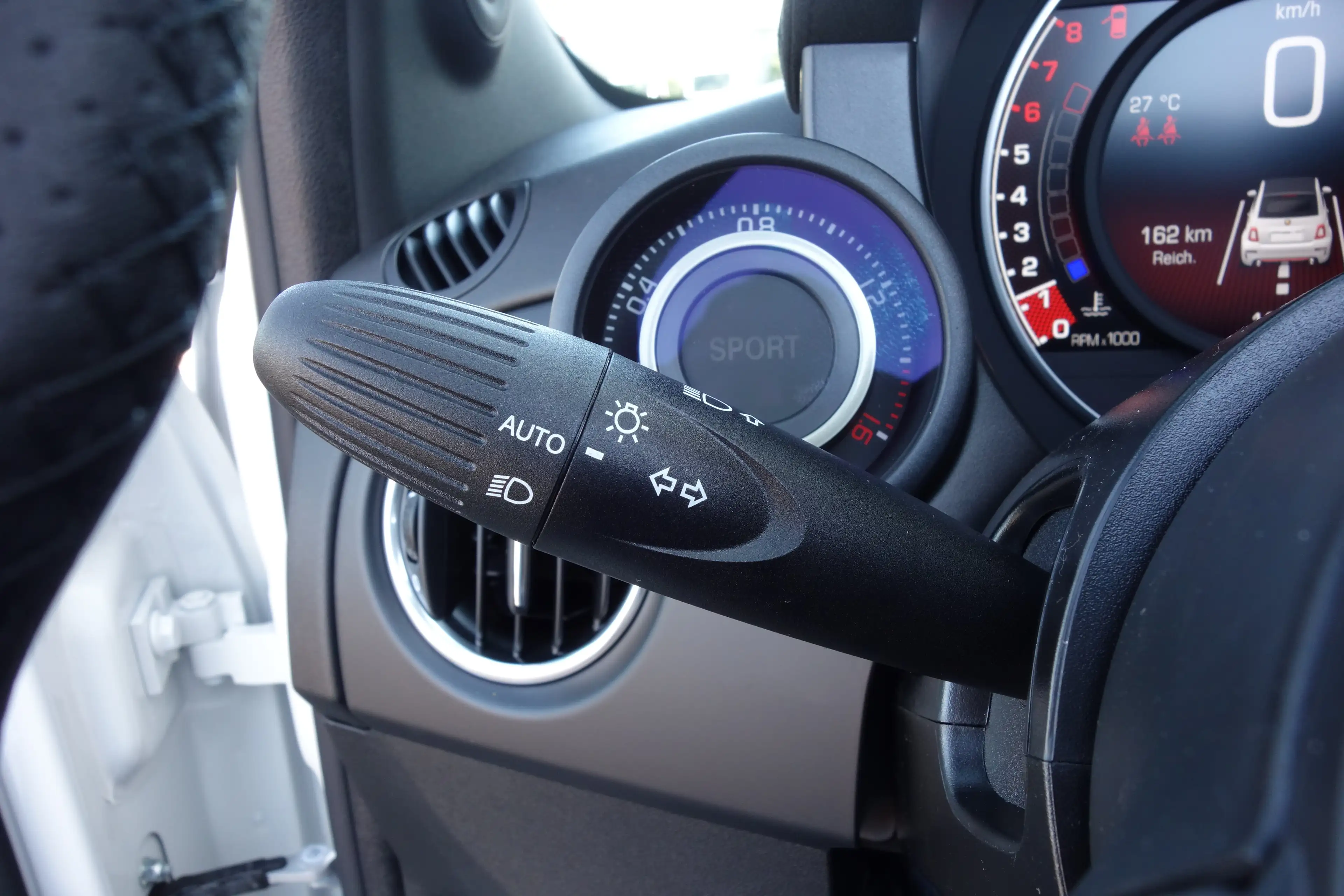 Abarth 595C *Uconnect 7"/DAB/NAV/Leder/PDC/NSW* — photo 8