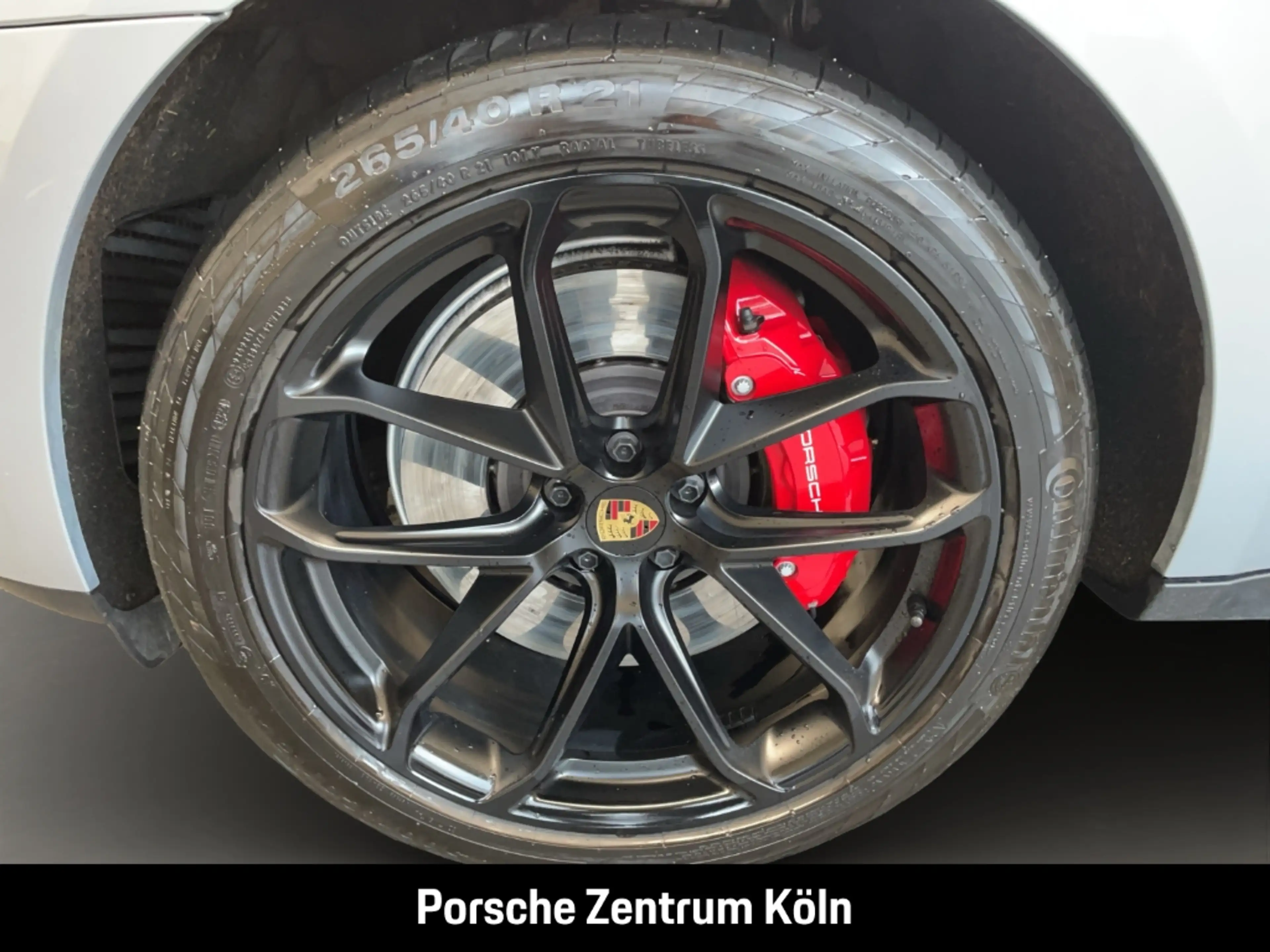Porsche Macan GTS — photo 12