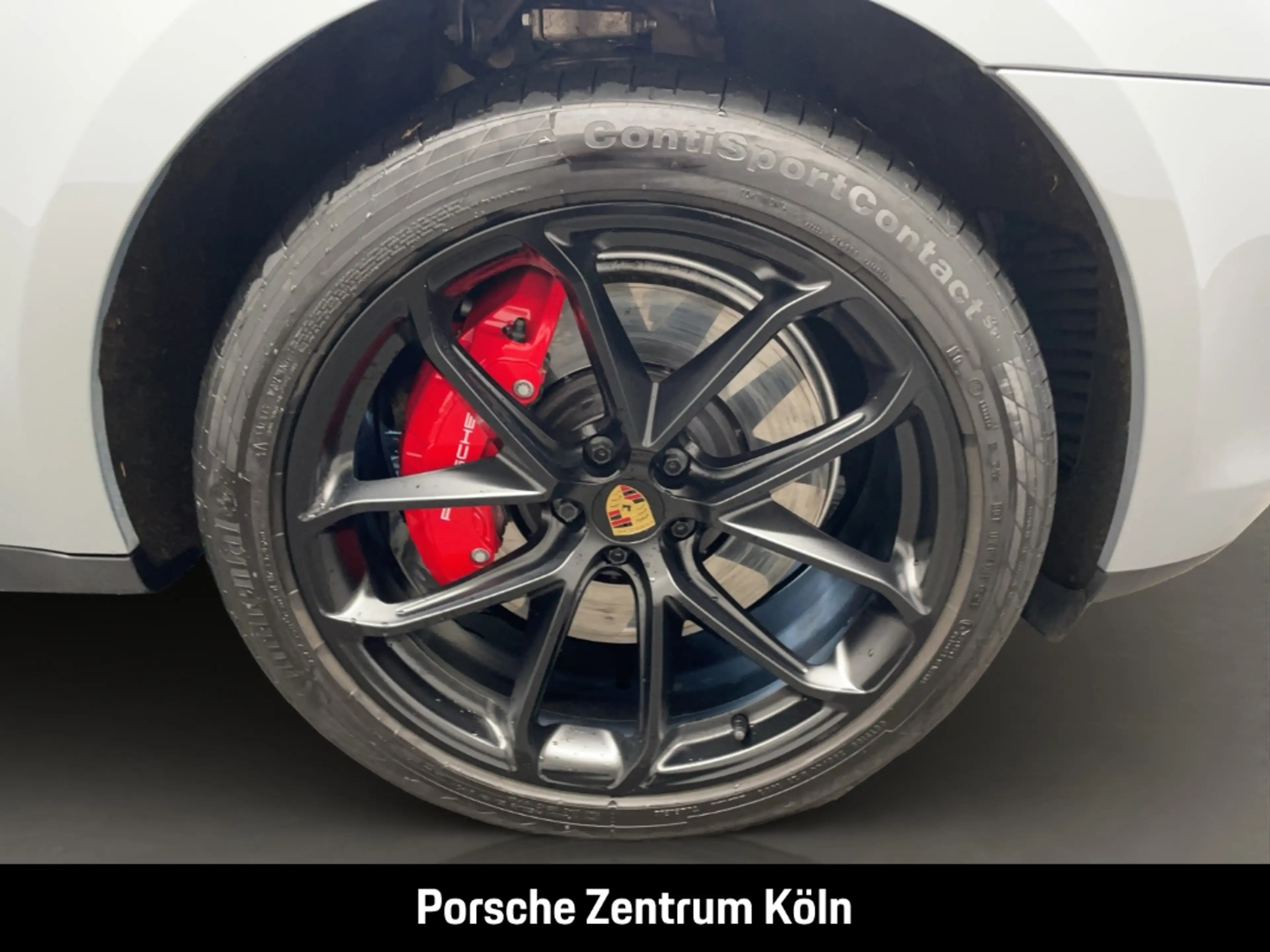Porsche Macan GTS — photo 9