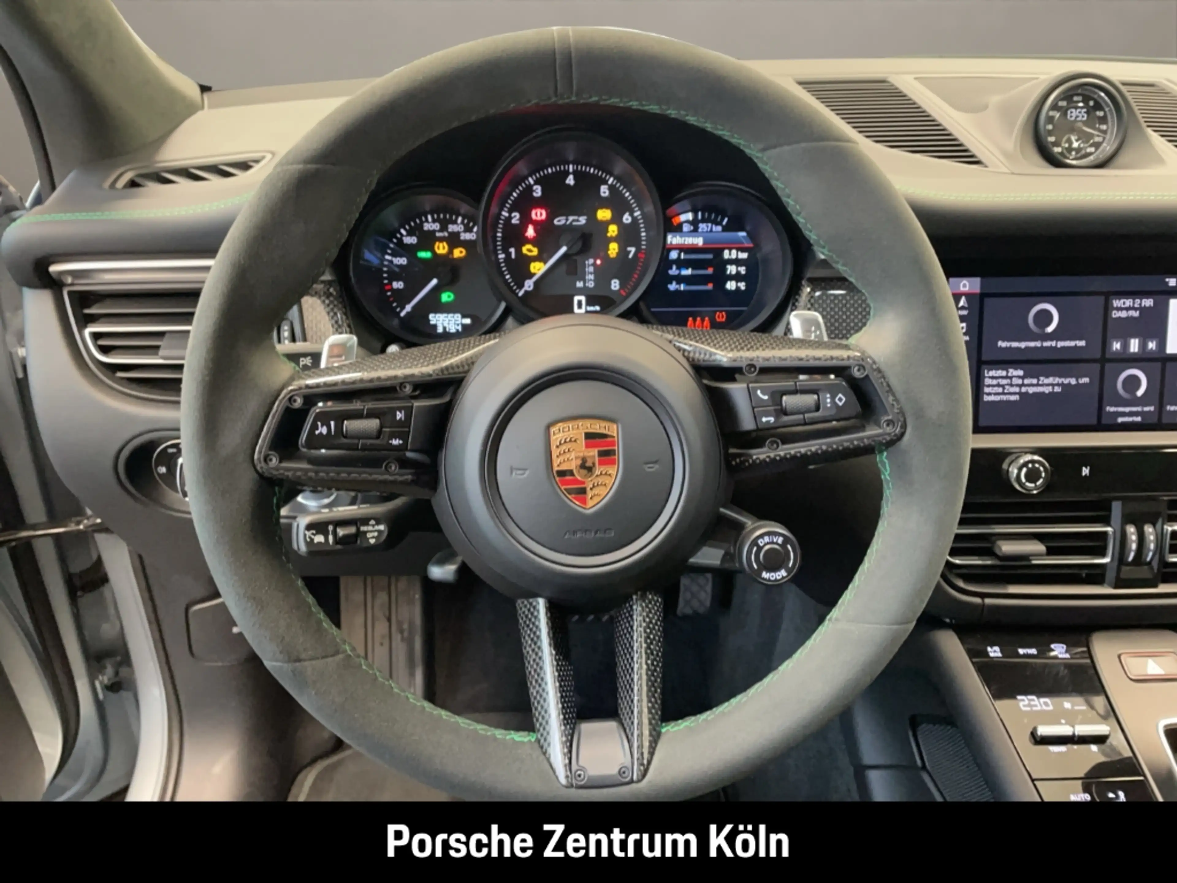 Porsche Macan GTS — photo 15