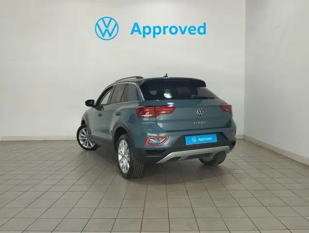 Volkswagen T-Roc view 2