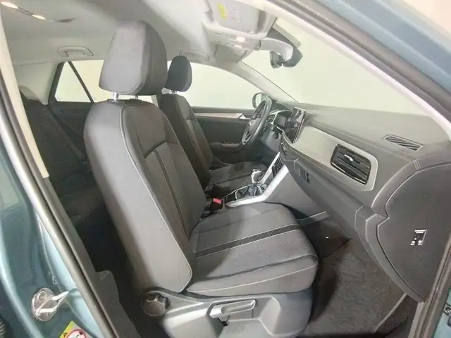 Volkswagen T-Roc view 5