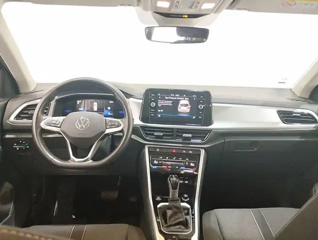 Volkswagen T-Roc view 4
