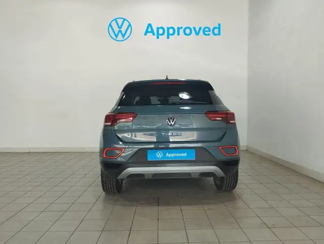 Volkswagen T-Roc view 10