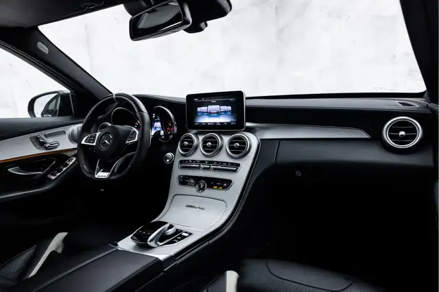 Mercedes-Benz C-Class view 19