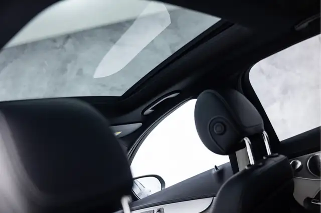 Mercedes-Benz C-Class view 15