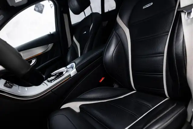 Mercedes-Benz C-Class view 26