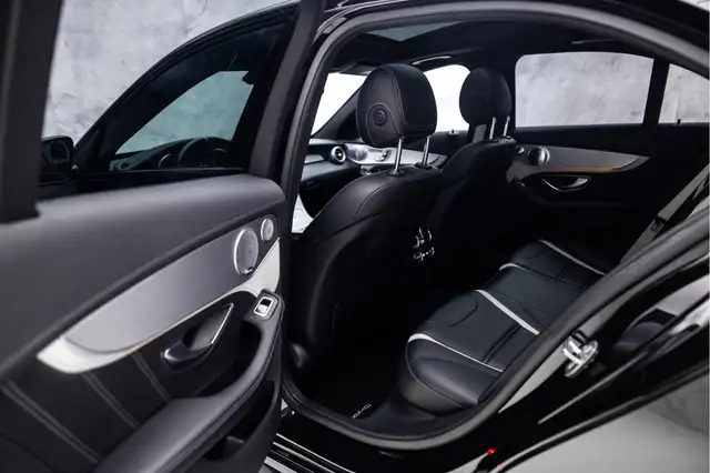 Mercedes-Benz C-Class view 13