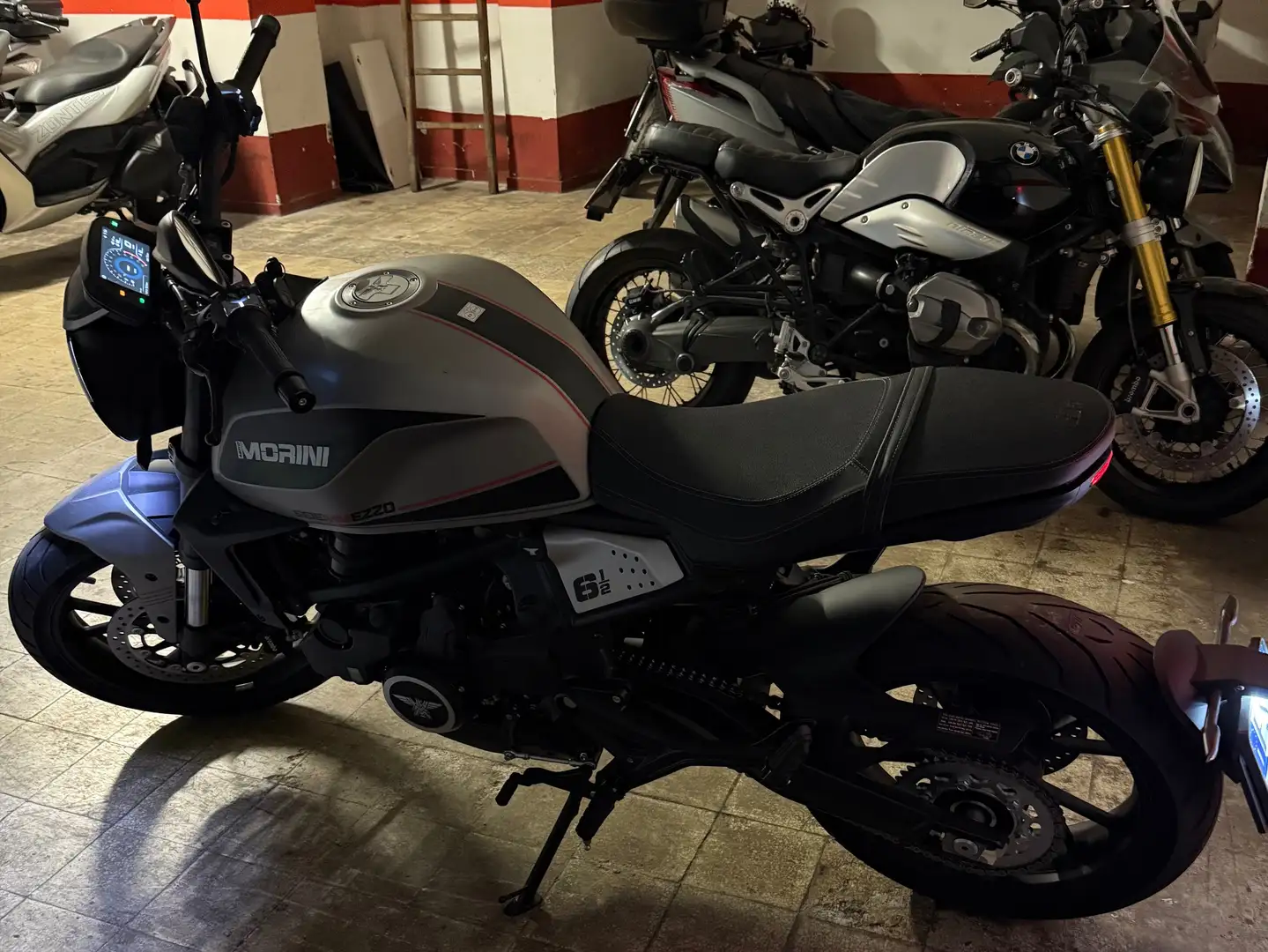 Moto Morini Seiemmezzo STR Сірий - 1