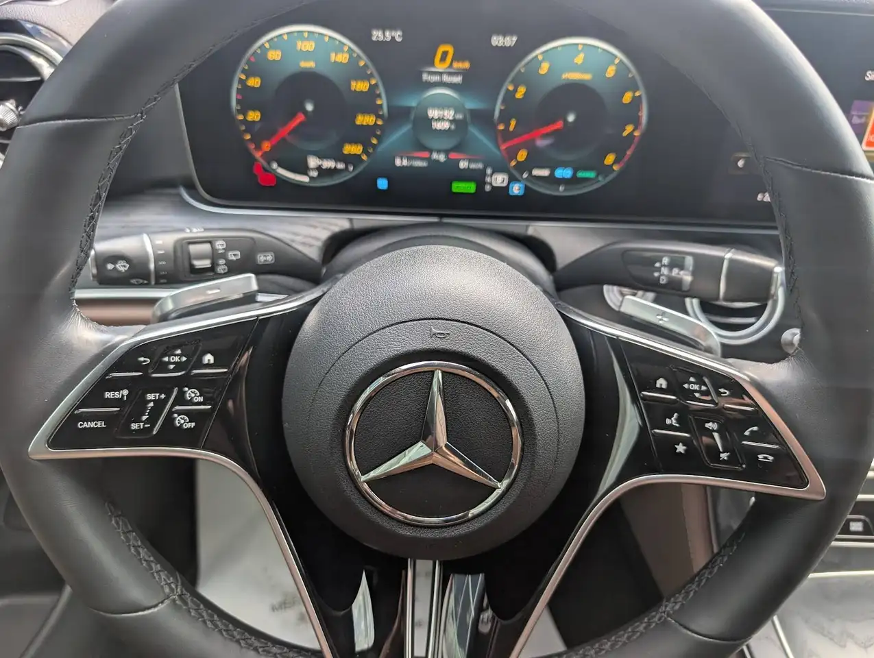 Mercedes-Benz E-Class fotografie Mercedes-Benz E-Class