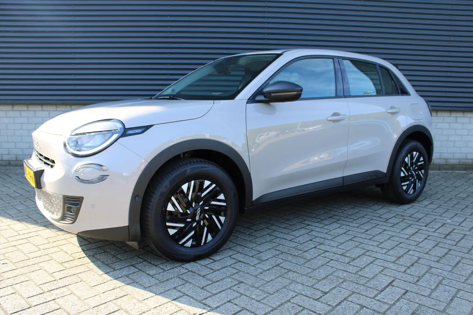Fiat 600 Urban Hybrid Turbo Charged 100pk Automaat I Camera Grijs - 2